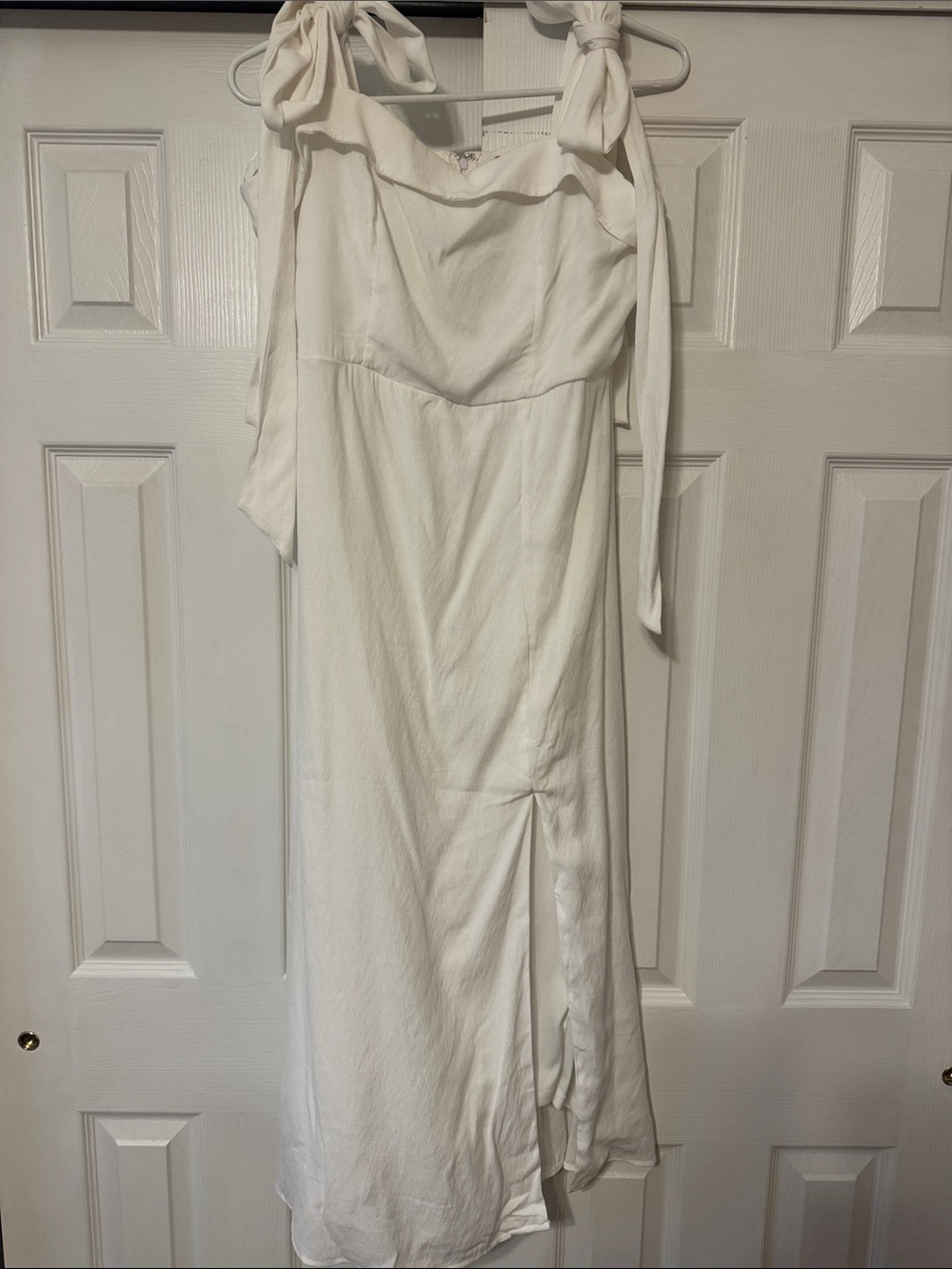 Francesca's Collections Ivory Tie-Shoulder Midi Dress